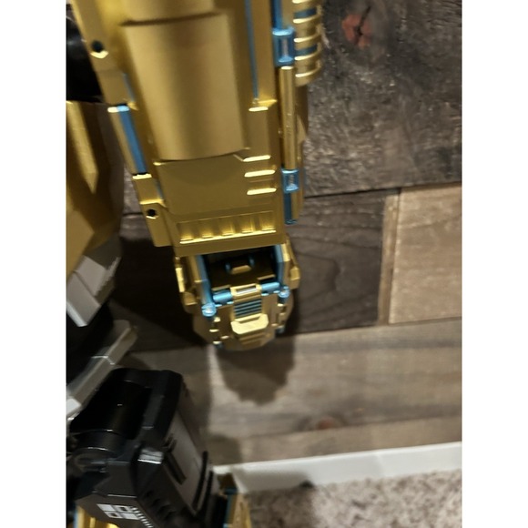 TRANSFORMING ROBOT SAMS CLUB MEMBER\'S MARK HUGE 23\